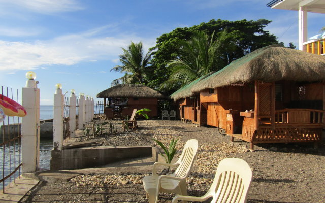 Бунгало Bamboo village on the beach