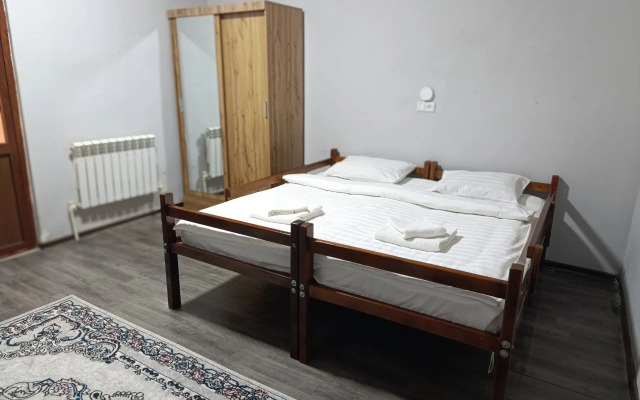 Хостел Caravan Hostel