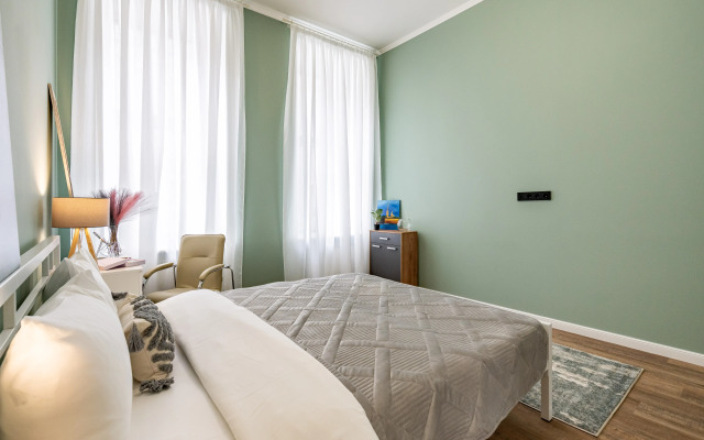 Sergeew Apartments dvuhkomnatnyj Lyuks s vidom na naberezhnuyu Fontanki Apartments