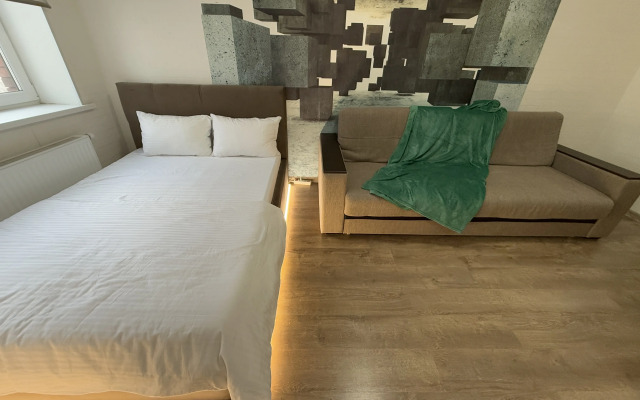 Tut Khorosho Na Azina 22k2 Flat