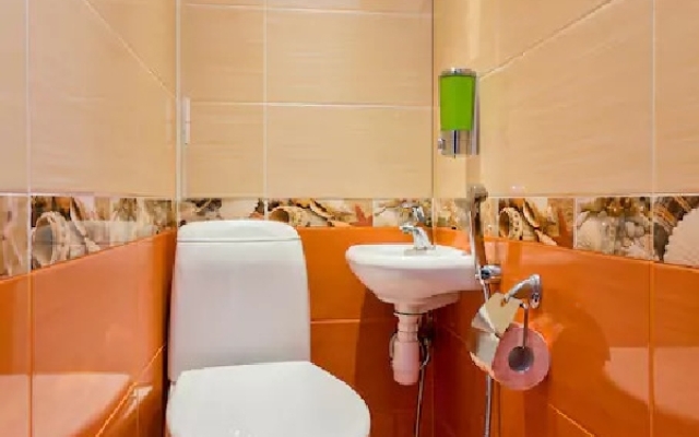 U Prudov v Oranzhevyh Cvetah Flat