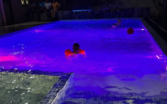 White Elephant Villa & Restaurant Mini-hotel