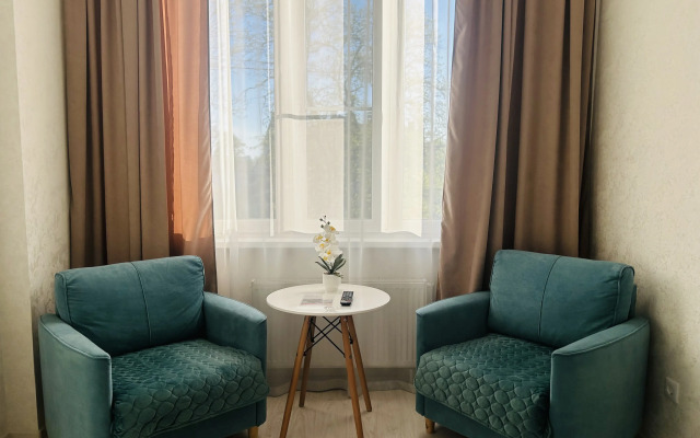 U Muzeya Yantarya Flat