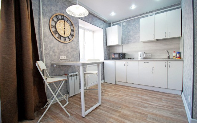 2kh Komnatnye Apartamenty U Zhd Vokzala Flat