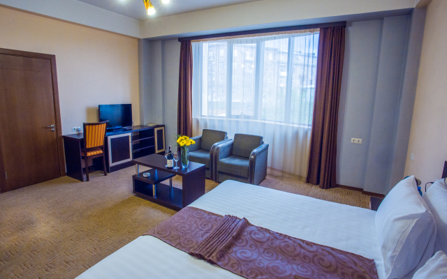 Ani Central Inn