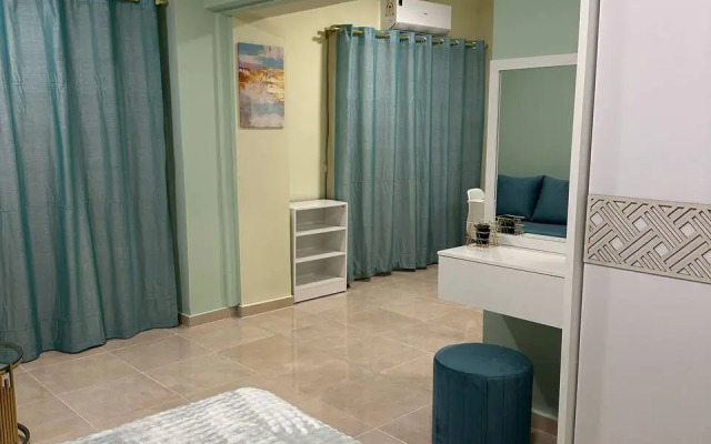 Апартаменты Tiba Golden Resort с личным пляжем