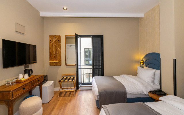 Nenessa Airport Hotel