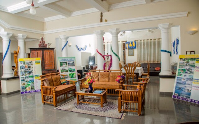 Blue Swan Inn Hotel