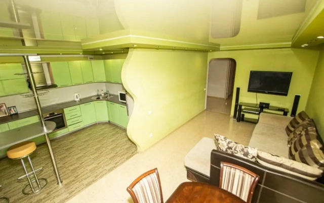 iRent na Samartseva Apartments