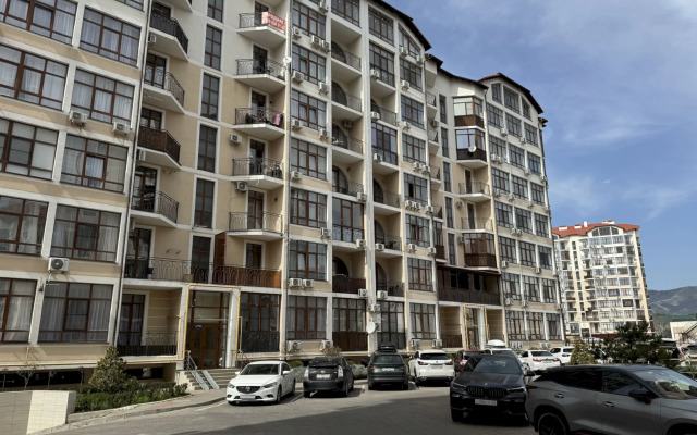 422 2K 7 Min Do Morya Flat