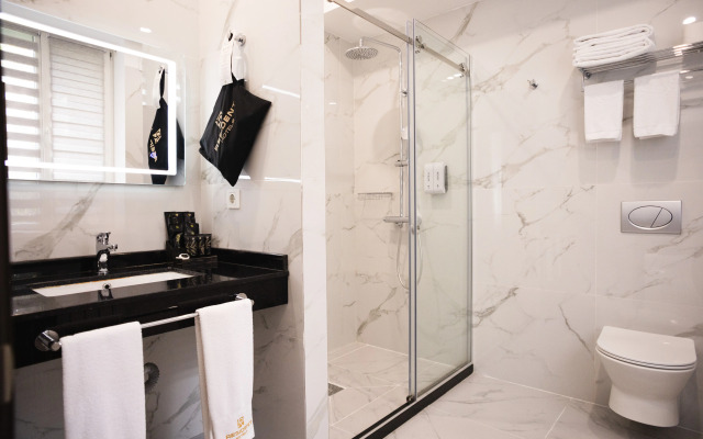 Resident Hotel Kazybek Bi