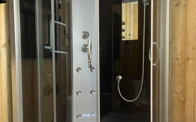 Guest house V Sheregeshe 1