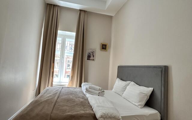 Квартира Piter Apatrments у Эрмитажа (2 спальни, парковка, кондиционер)