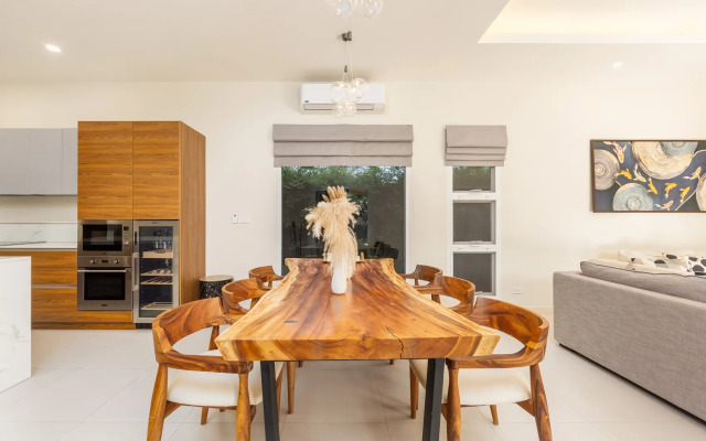 Emilia 3BR Private Pool Naiharn Villa