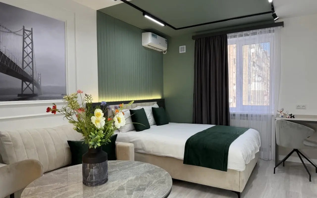 Stylish studio next to Malibu pk Apartments