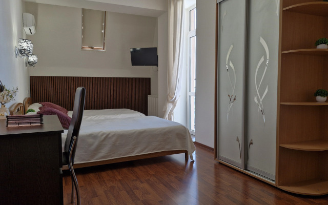 Atlant Alushta 2 Flat