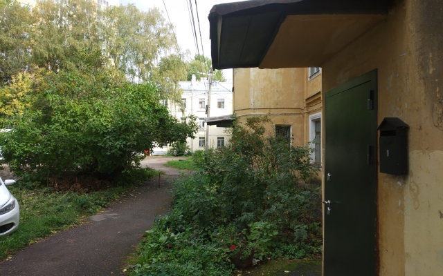 Flat s Parkovkoy i Otdelnym Vkhodom