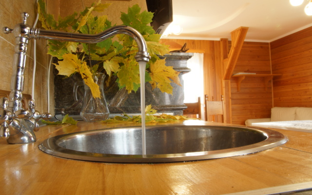 U Granitnogo Kan'ona Chalet