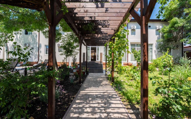 Nikos Guest House