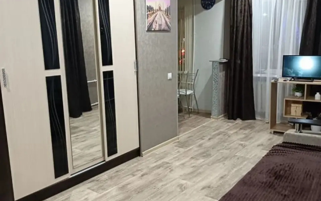 Квартира Двухкомнатная в Цeнтре Горoда Cлюдянка