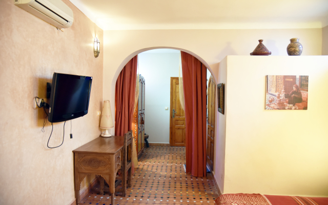 Отель Riad Darzouhour