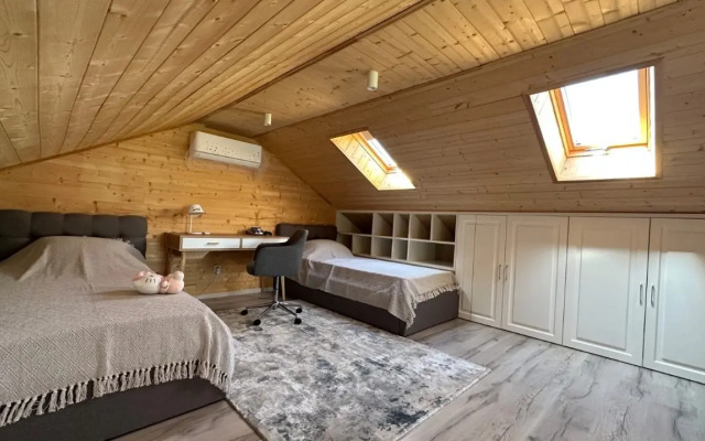 S Panoramnym Vidom Na Gory Private House