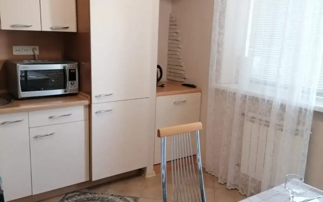 Na Marshala Chujkova Trekhkomnatnye Apartments