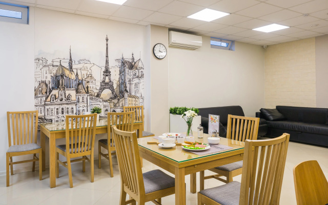 Abrikos Plyus Hotel