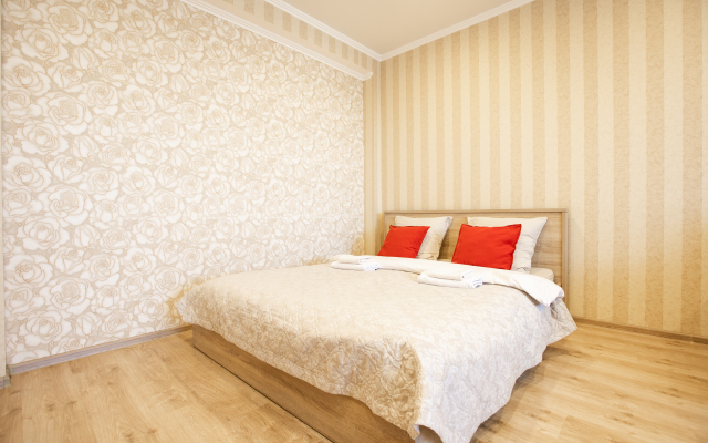 Апартаменты 1-к центр Орджоникидзе 47