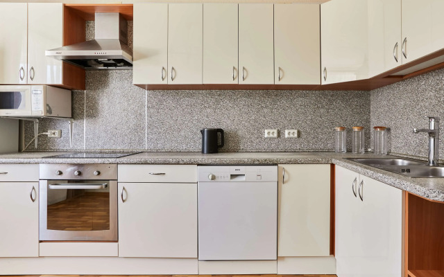 Flatstay Narodnaya 5/2 Apartments