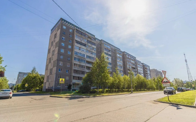 Na Ulitse Parkhomenko Flat