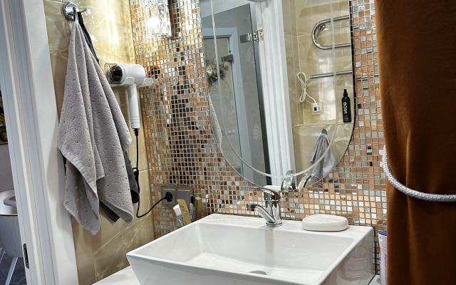 S Ogromnoy Terrasoy Flat