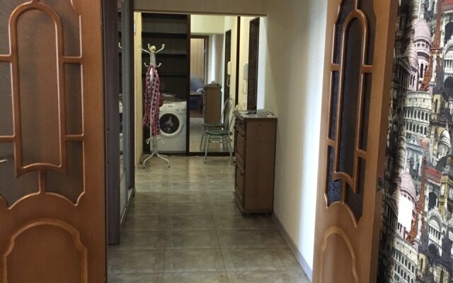 Uyut Flat 3
