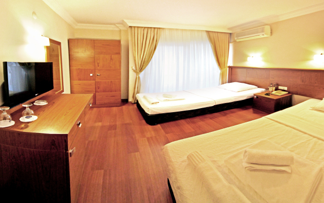 Ucem Otel Golden Sea Hotel