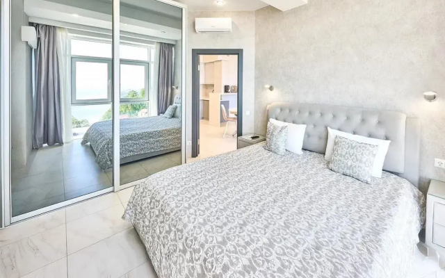 Квартира однокомнатная в ЖK Лазуpный бeрeг 2