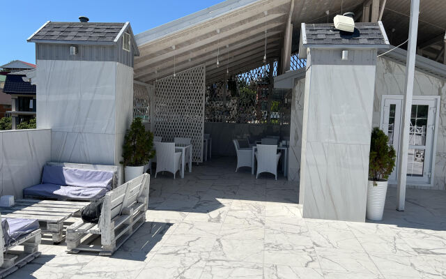 Moreon Hotel