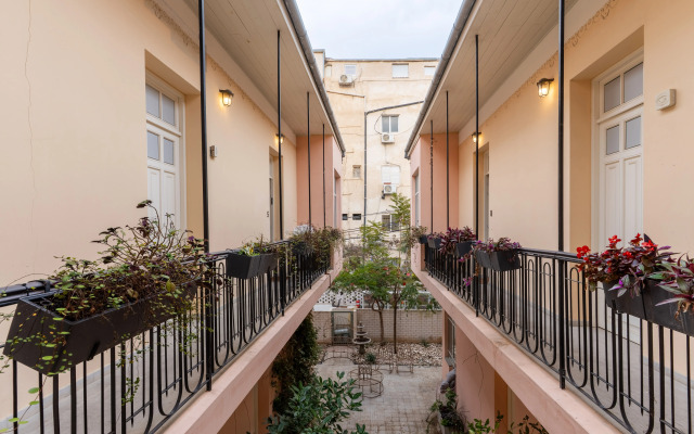 Blueground at Nahalat Byniamin Exquisite Balcony ID54 Apartments