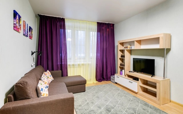 60 Let Oktyabrya 5k1 Apartments