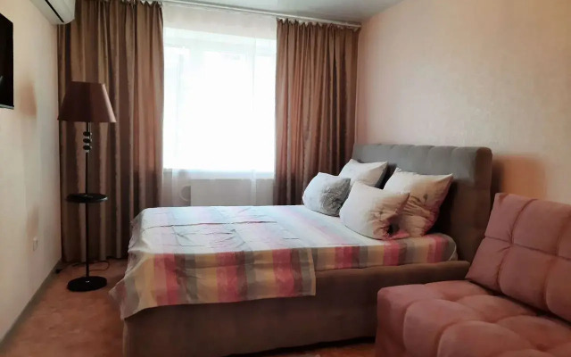 Апартаменты на Московском Проспекте 120 (450)