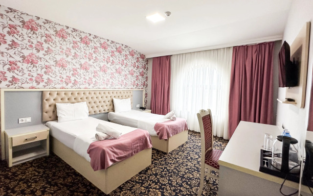 Alis  Baku