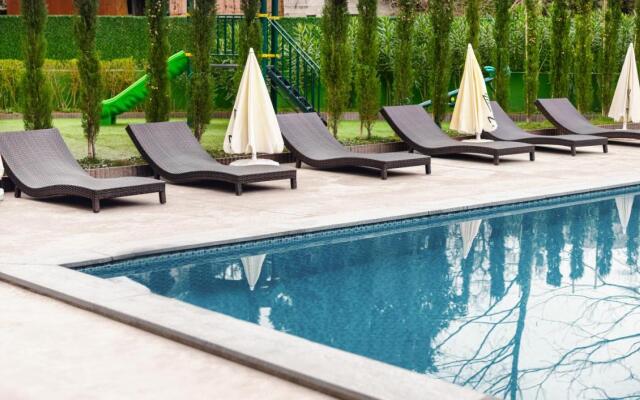 Next Green Aparthotel Official