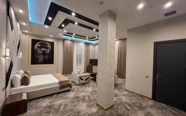 Royal Mansion Hotel