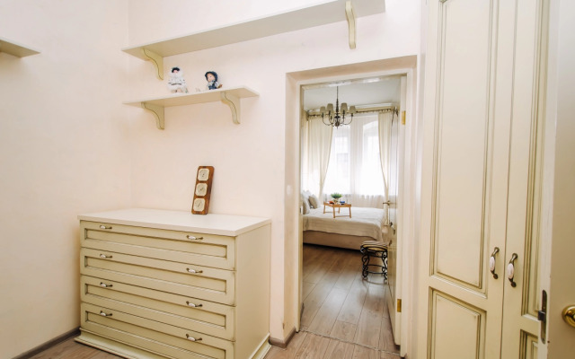 Apartments Trekhkomnatnye Apartamenty