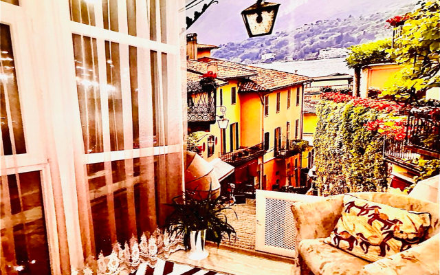 Квартира на 60 лет Октября 12Ак3