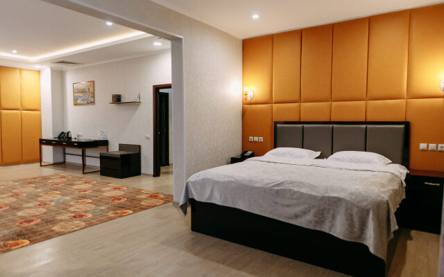 Hotel Otel' Kun' Lun'