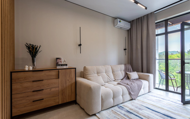 Stilnaya S Vidom Na Gory Alleya 375 Flat