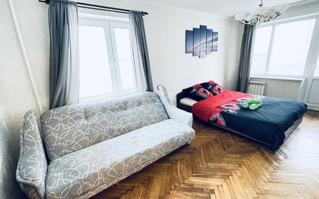 Tryohkomnatnye na Proletarskom Prospekte 17 Apartments