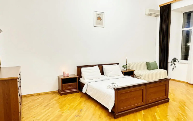 F1 View in Boulevard 3 Apartments