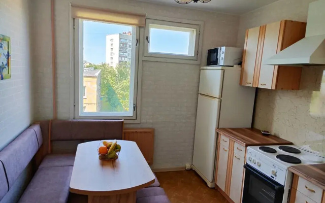U Metro Leninskiy Pr. Flat