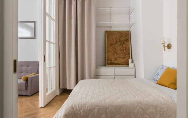 Апартаменты на Театральной площади